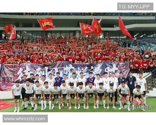 足球明星与球迷之间的深厚情谊与共同追梦之旅